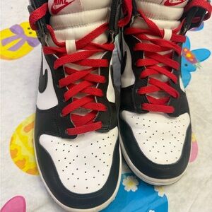 Nike Dunk High “Panda” – Women’s Size 7 🔥